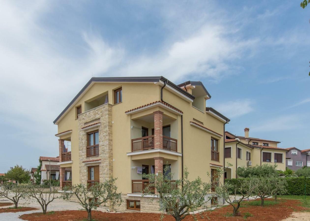 Apartments Hana In Funtana Exterior foto